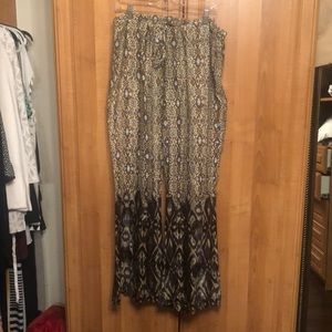 Women’s drawstring flowy pants